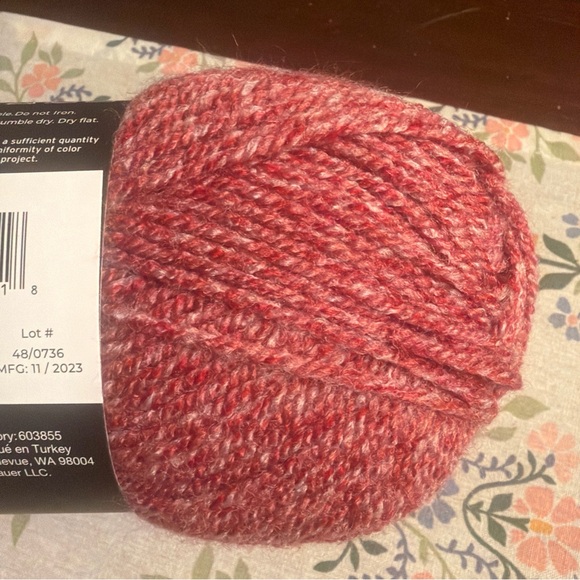 Eddie Bauer Dark Berry Yarn - Picture 4 of 6